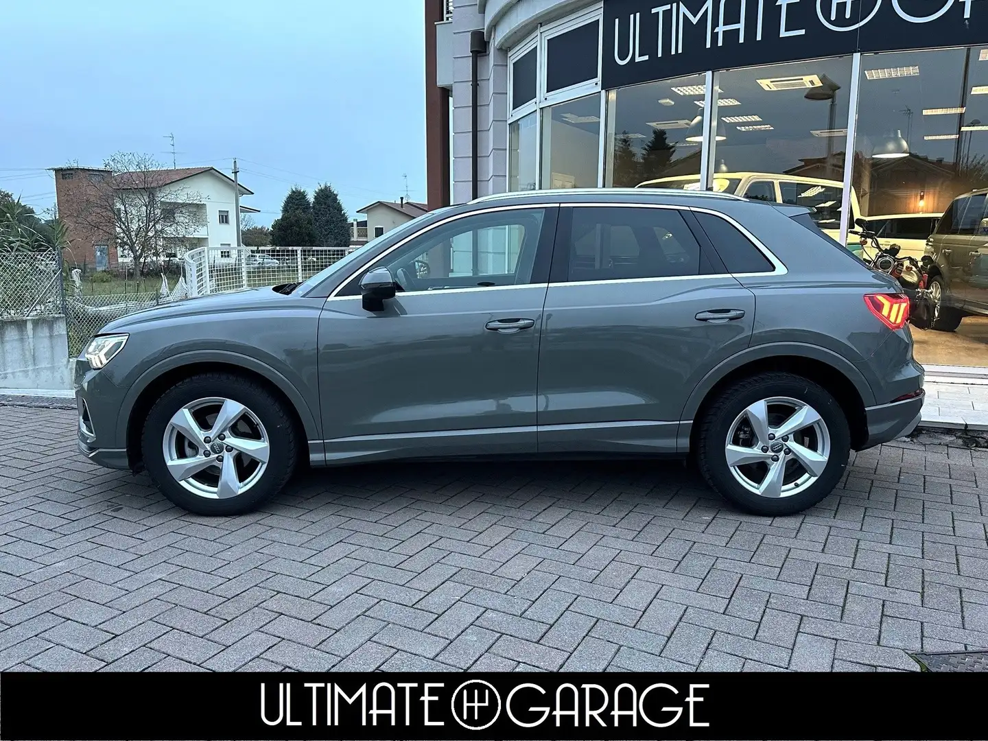 Audi Q3 35 2.0 tdi Business Advanced s-tronic *ADAS Gris - 2