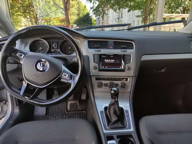 Volkswagen Golf view 12