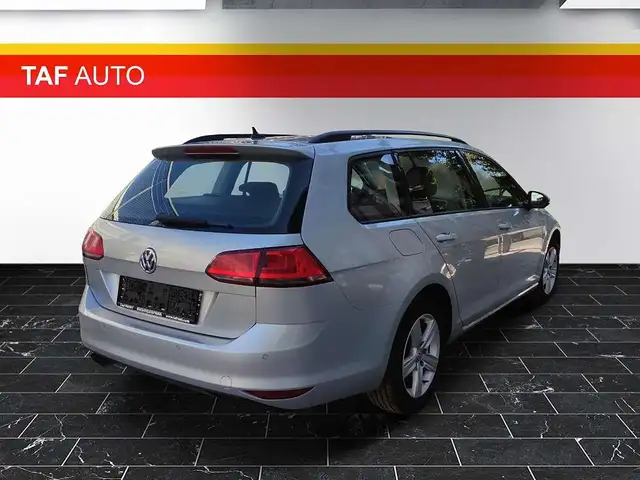 Volkswagen Golf view 11