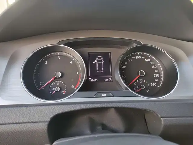Volkswagen Golf view 14