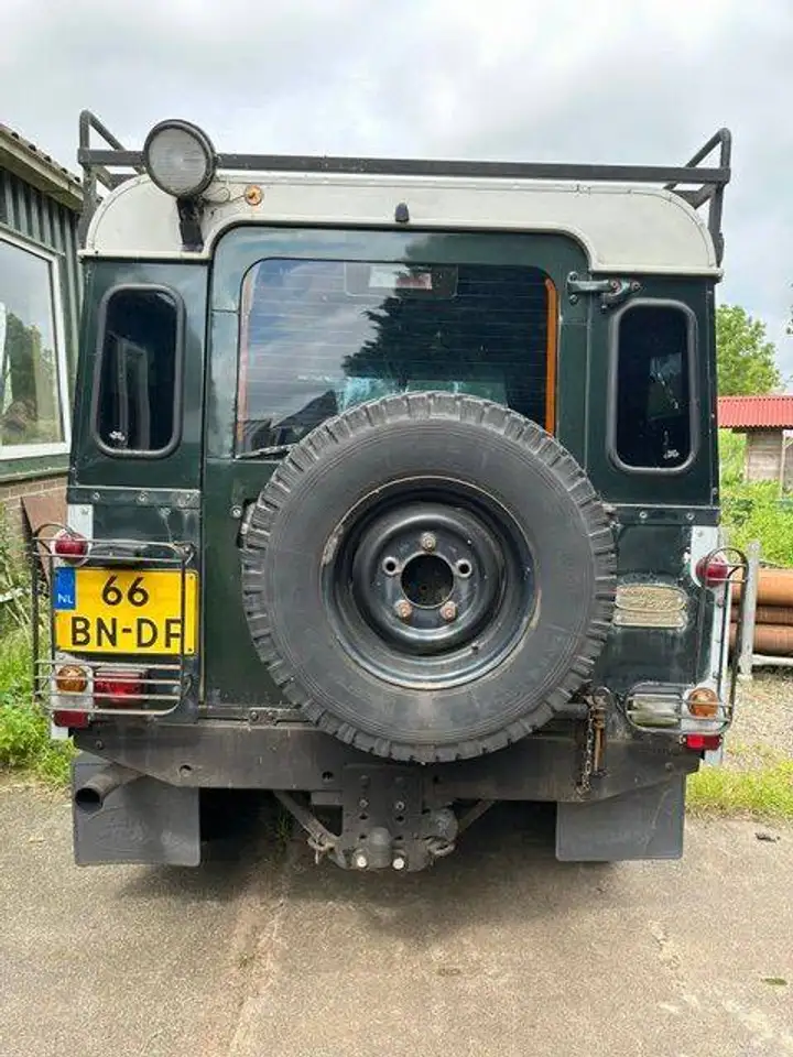 Land Rover Defender stationwagon, foto 2