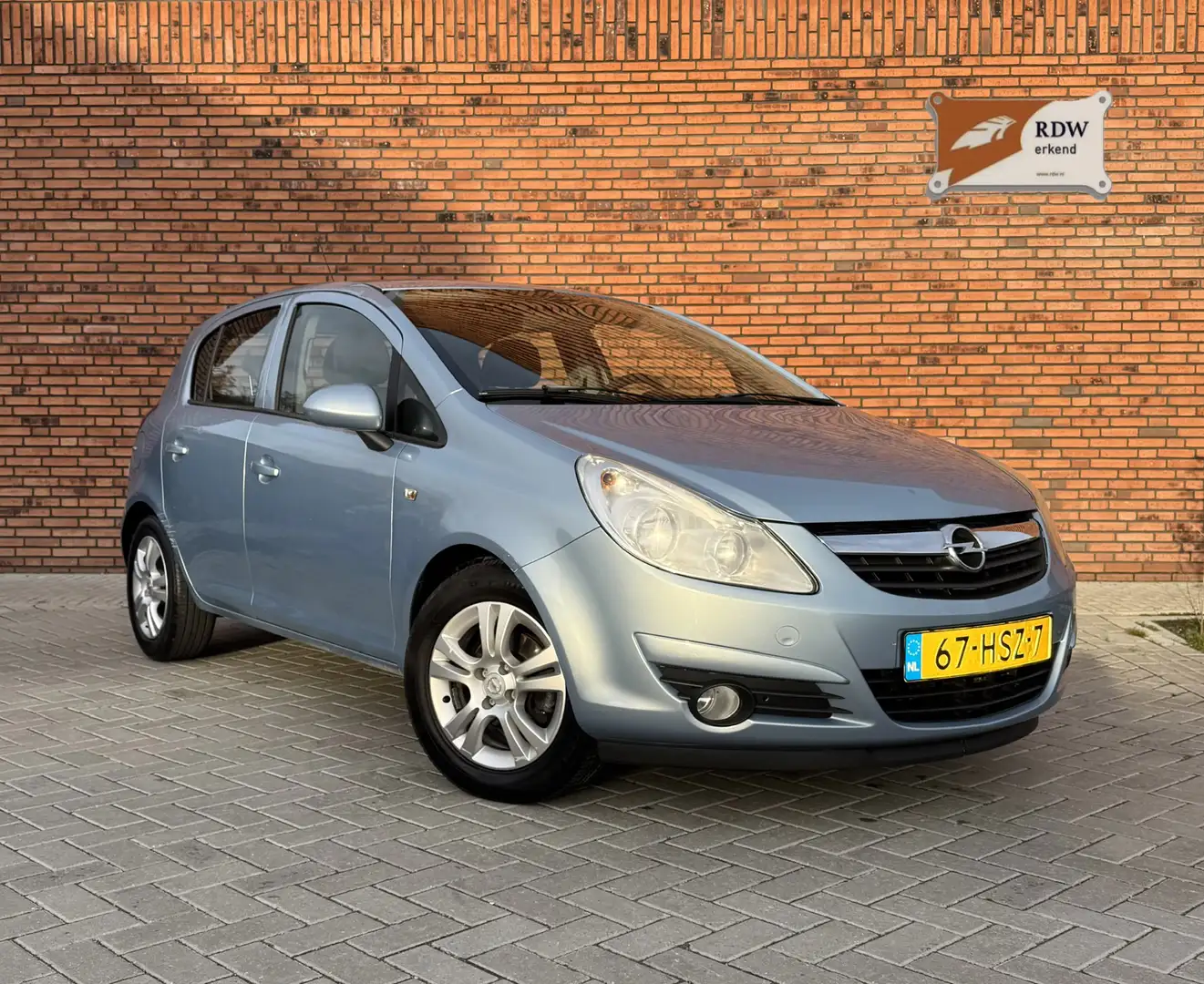 Opel Corsa 1.4-16V Enjoy, NEW APK, AIRCO,elektr. ramen Blauw - 1