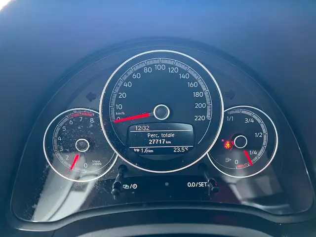 Volkswagen Up! view 11