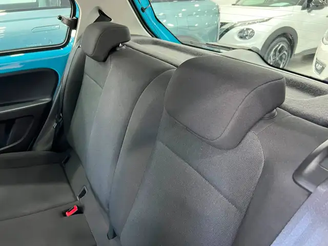 Volkswagen Up! view 14