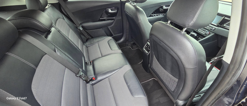 Kia Niro Vision Plug-in Hybrid — photo 7