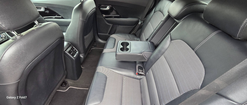 Kia Niro Vision Plug-in Hybrid — photo 12