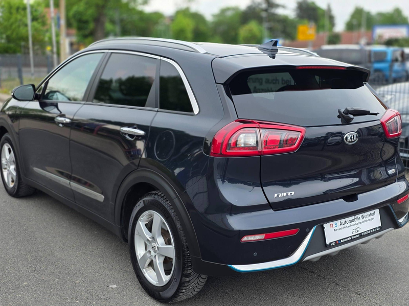 Kia Niro Vision Plug-in Hybrid — photo 4