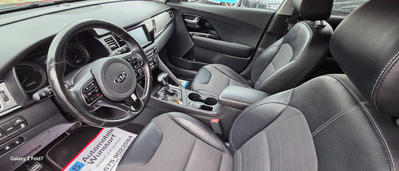 Kia Niro Vision Plug-in Hybrid — photo 13