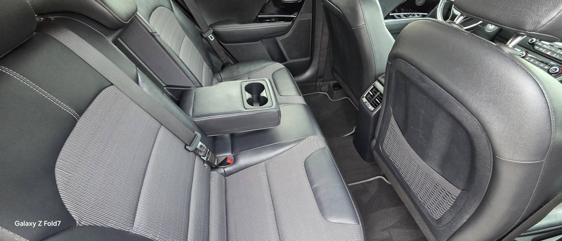Kia Niro Vision Plug-in Hybrid — photo 10