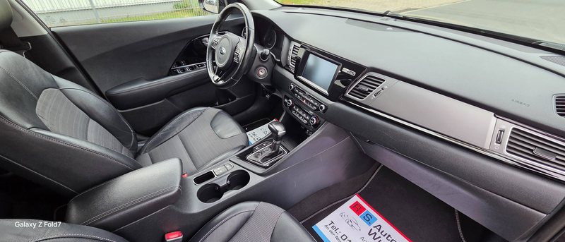 Kia Niro Vision Plug-in Hybrid — photo 6