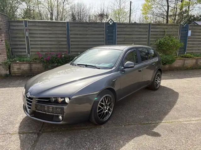 Alfa Romeo 159 Sportwagon 1.9 JTDM 16V Distinctive