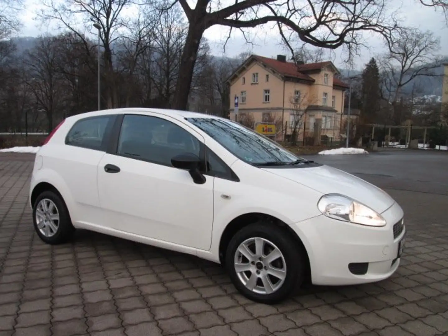 Fiat Grande Punto Grande Punto  3-Türer 1.2 8V+2.HAND+TÜV NEU Weiß - 2