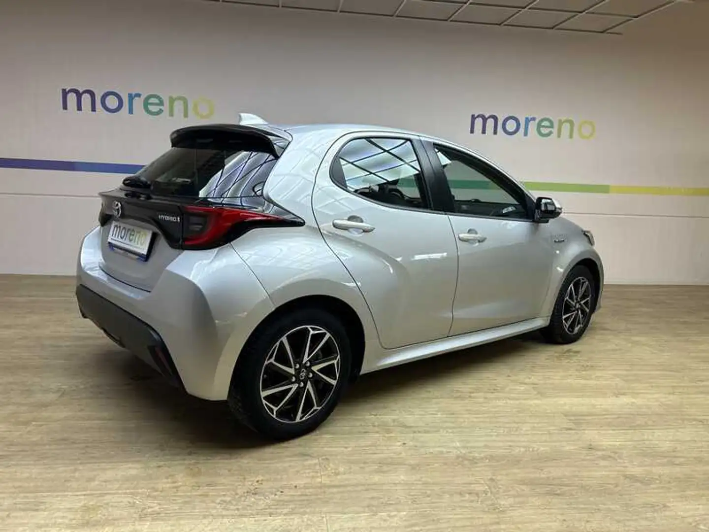 Toyota Yaris 1.5 Hybrid Trend Argento - 2