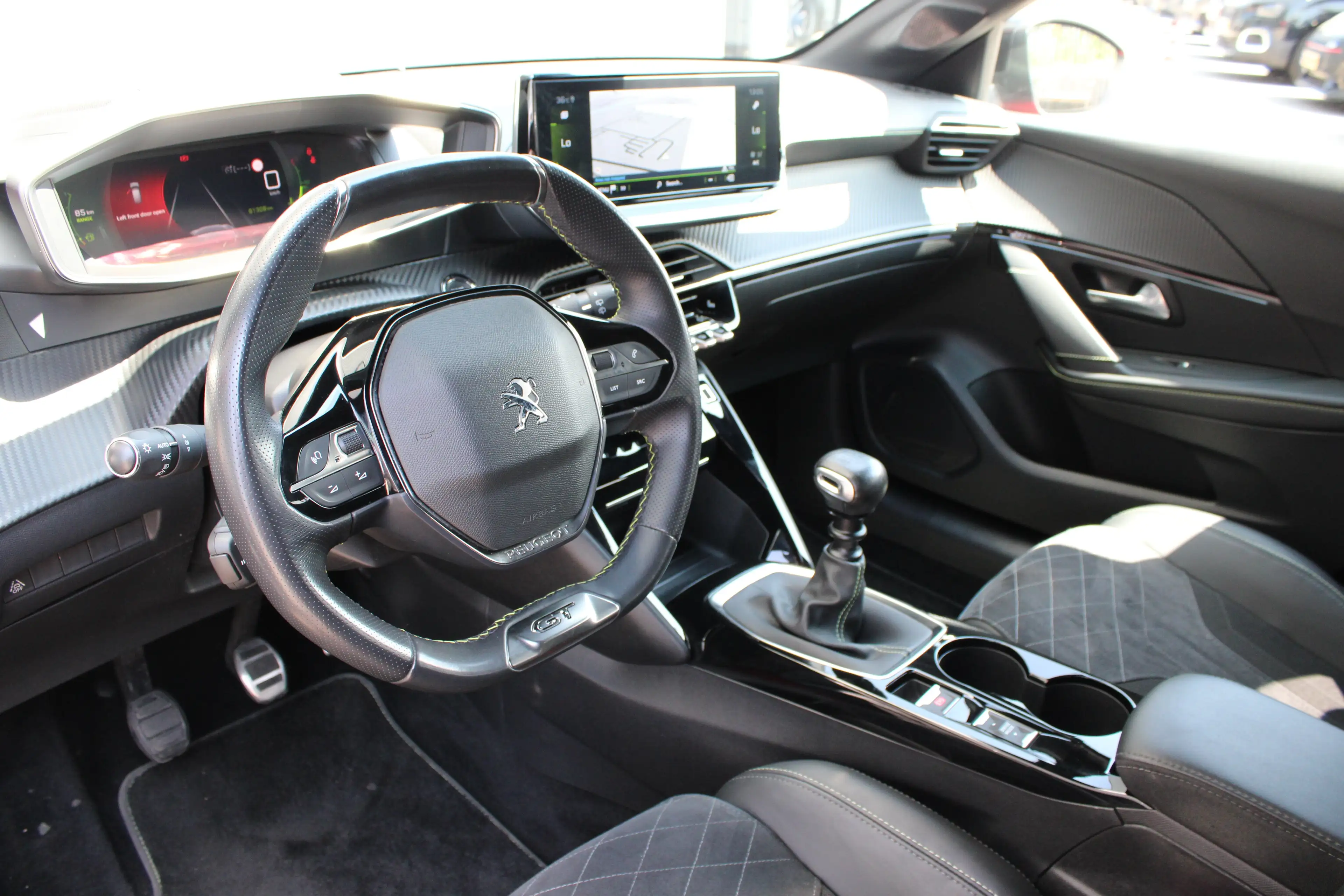 Peugeot 208 1.2 PureTech GT Pack | Navigatie | Camera | Stoelv — photo 19