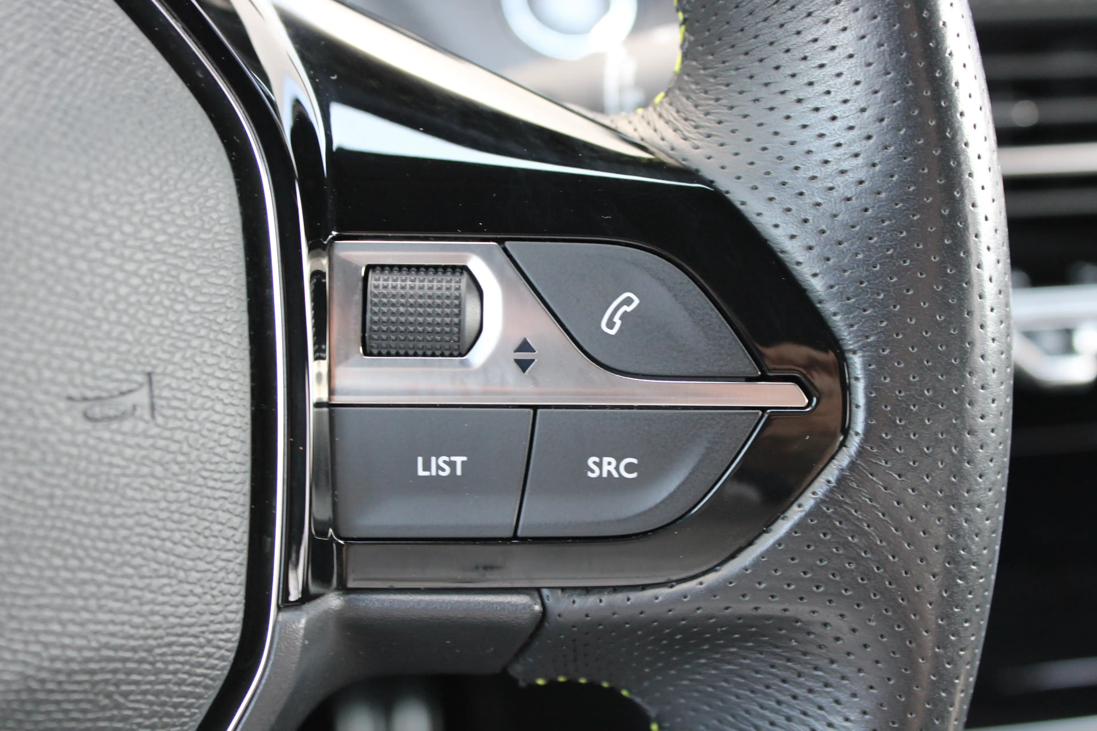 Peugeot 208 1.2 PureTech GT Pack | Navigatie | Camera | Stoelv — photo 29