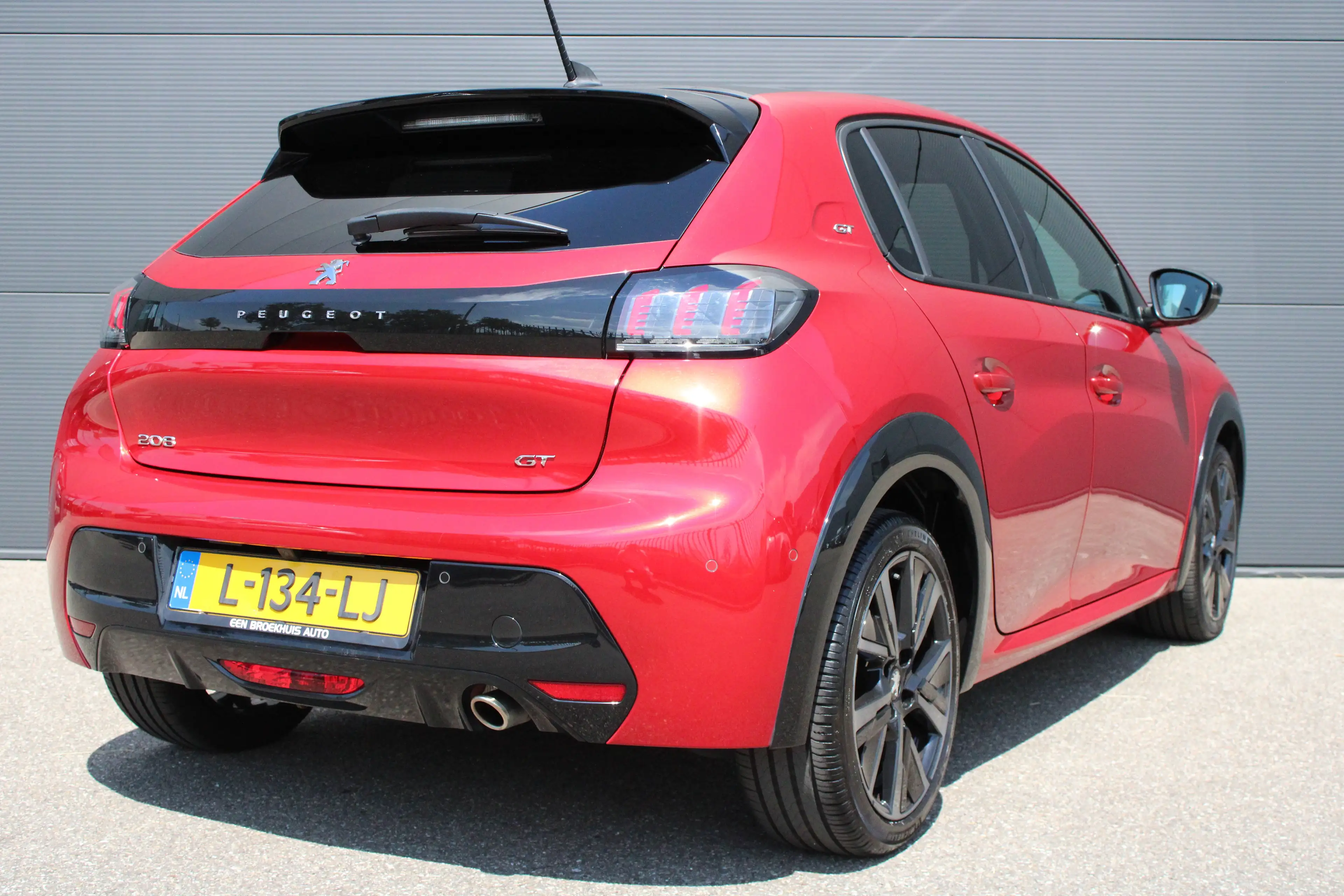 Peugeot 208 1.2 PureTech GT Pack | Navigatie | Camera | Stoelv — photo 2
