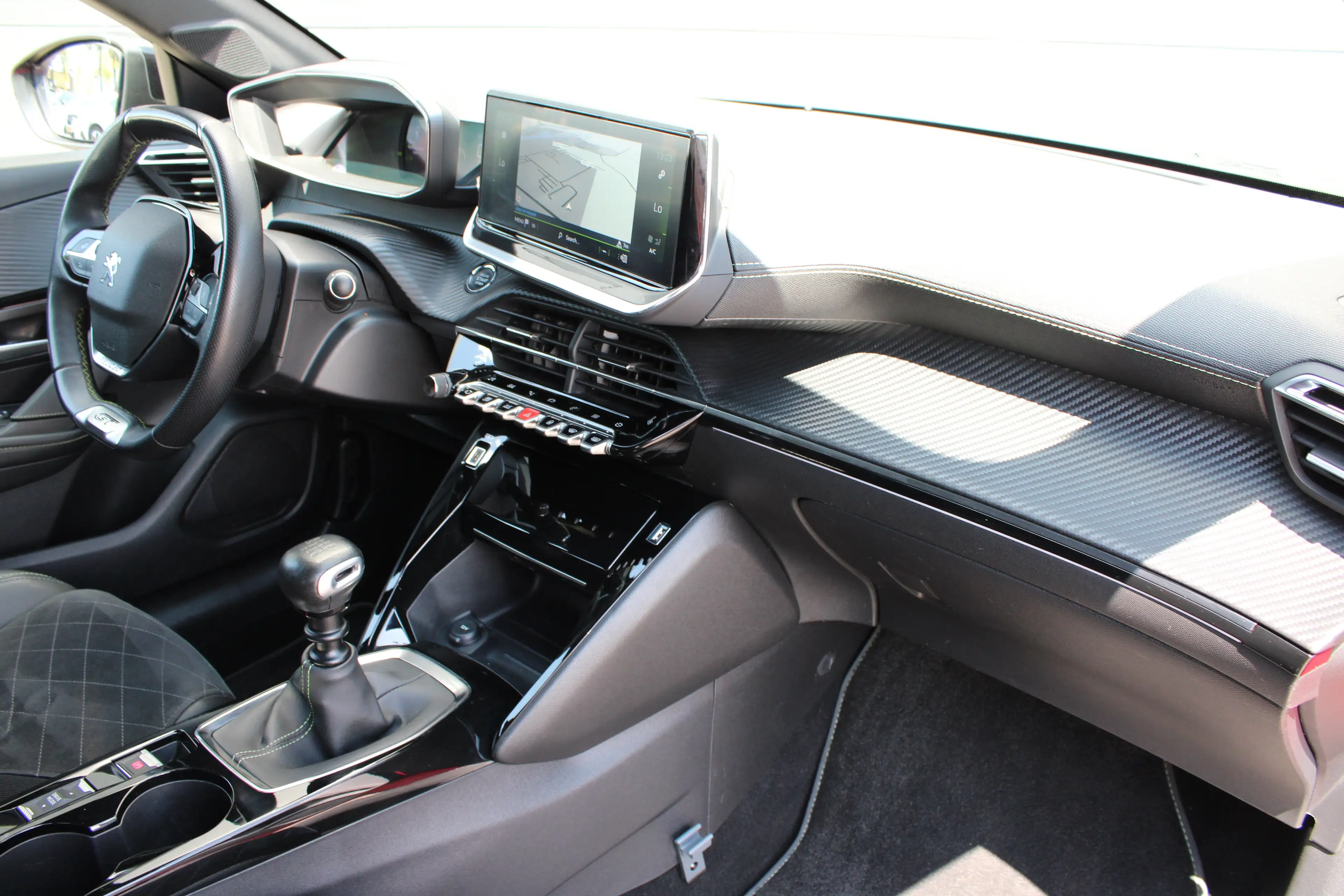 Peugeot 208 1.2 PureTech GT Pack | Navigatie | Camera | Stoelv — photo 3