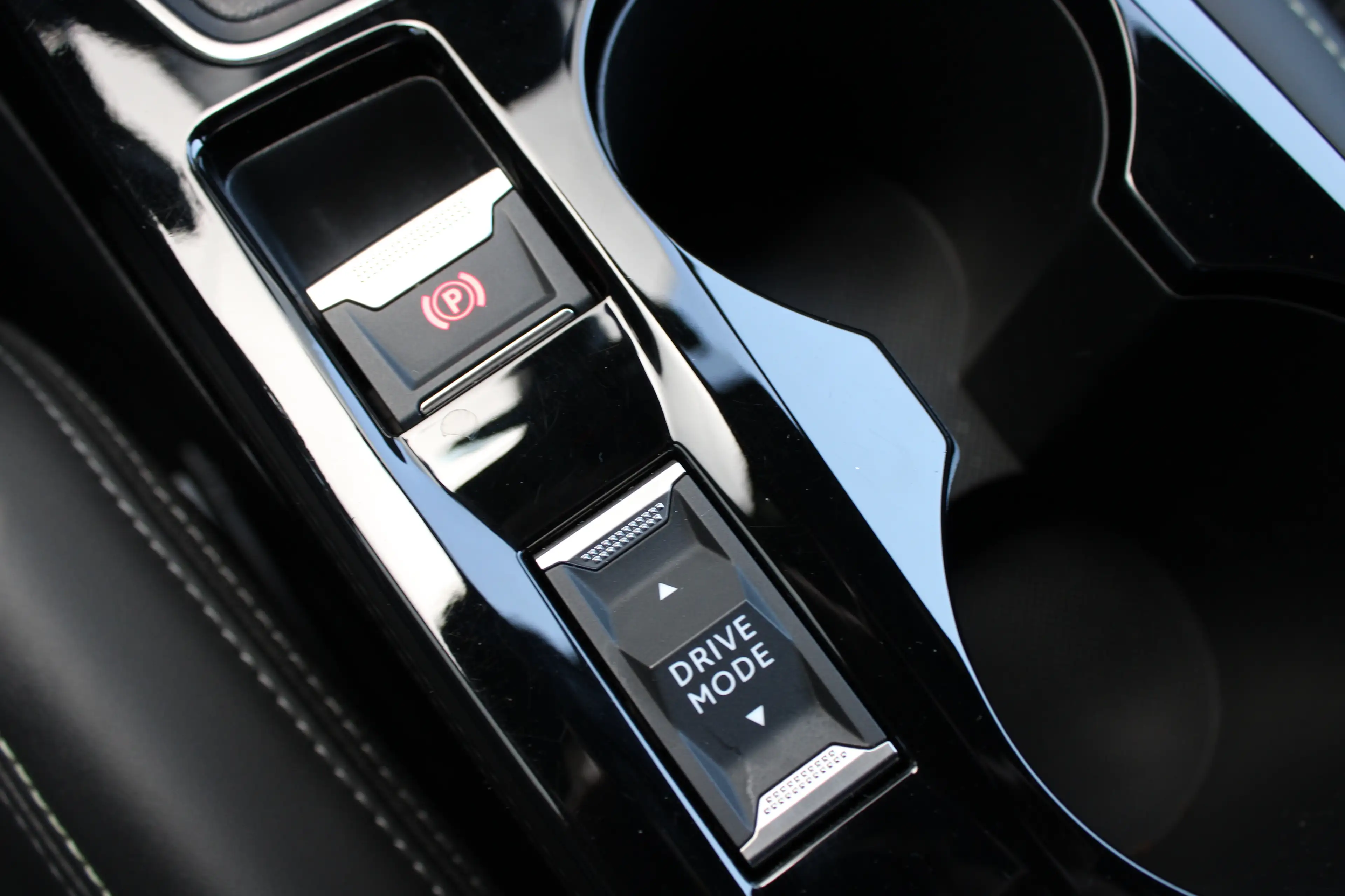 Peugeot 208 1.2 PureTech GT Pack | Navigatie | Camera | Stoelv — photo 22