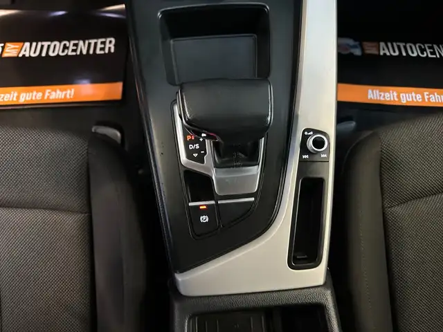 Audi A4 view 12