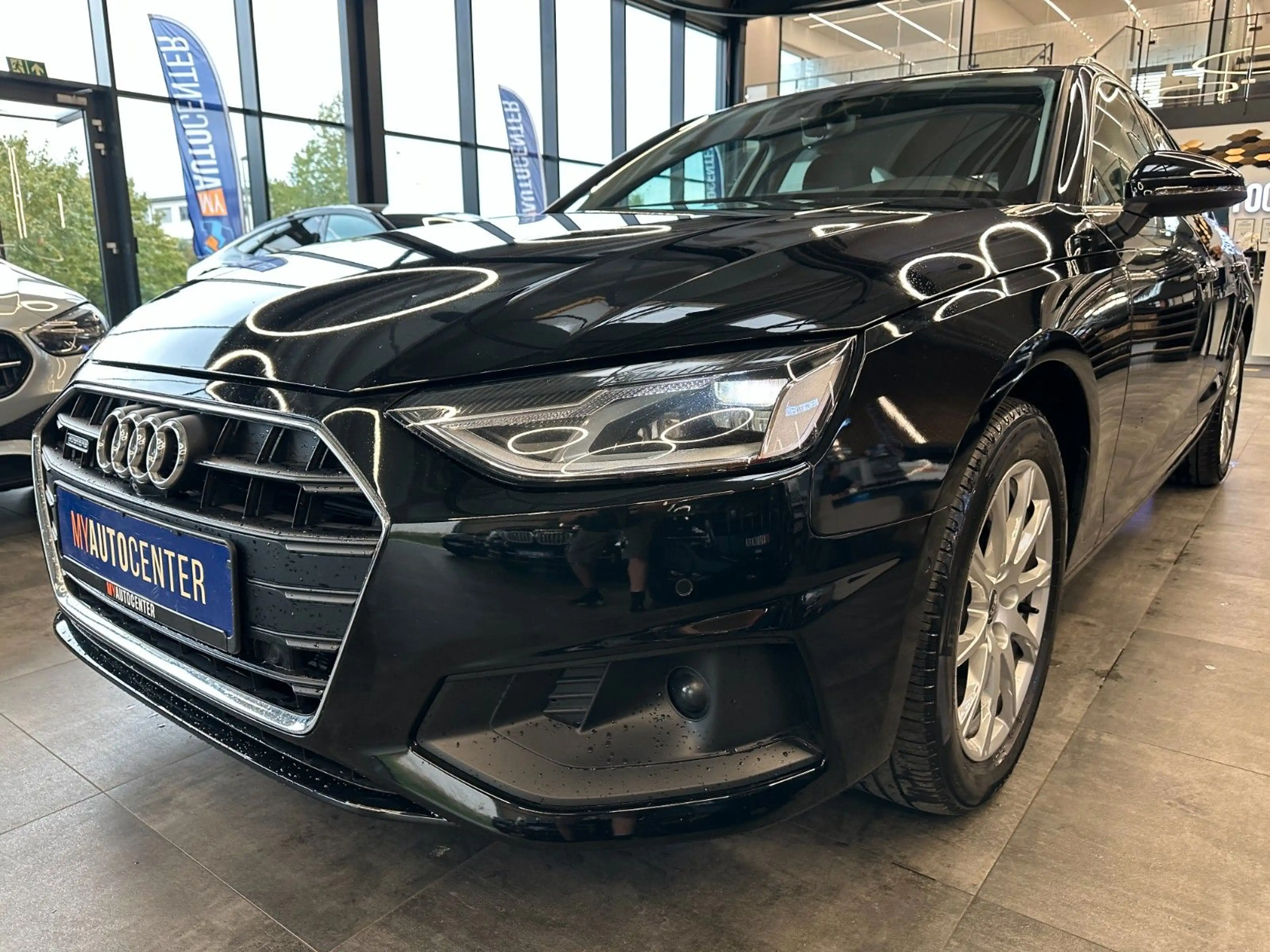 Audi A4 *360°AHK*ACC*NAV*3-ZONEN*CARPLAY*TOTWINKEL* — photo 4