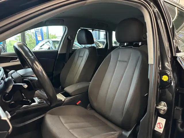 Audi A4 view 9