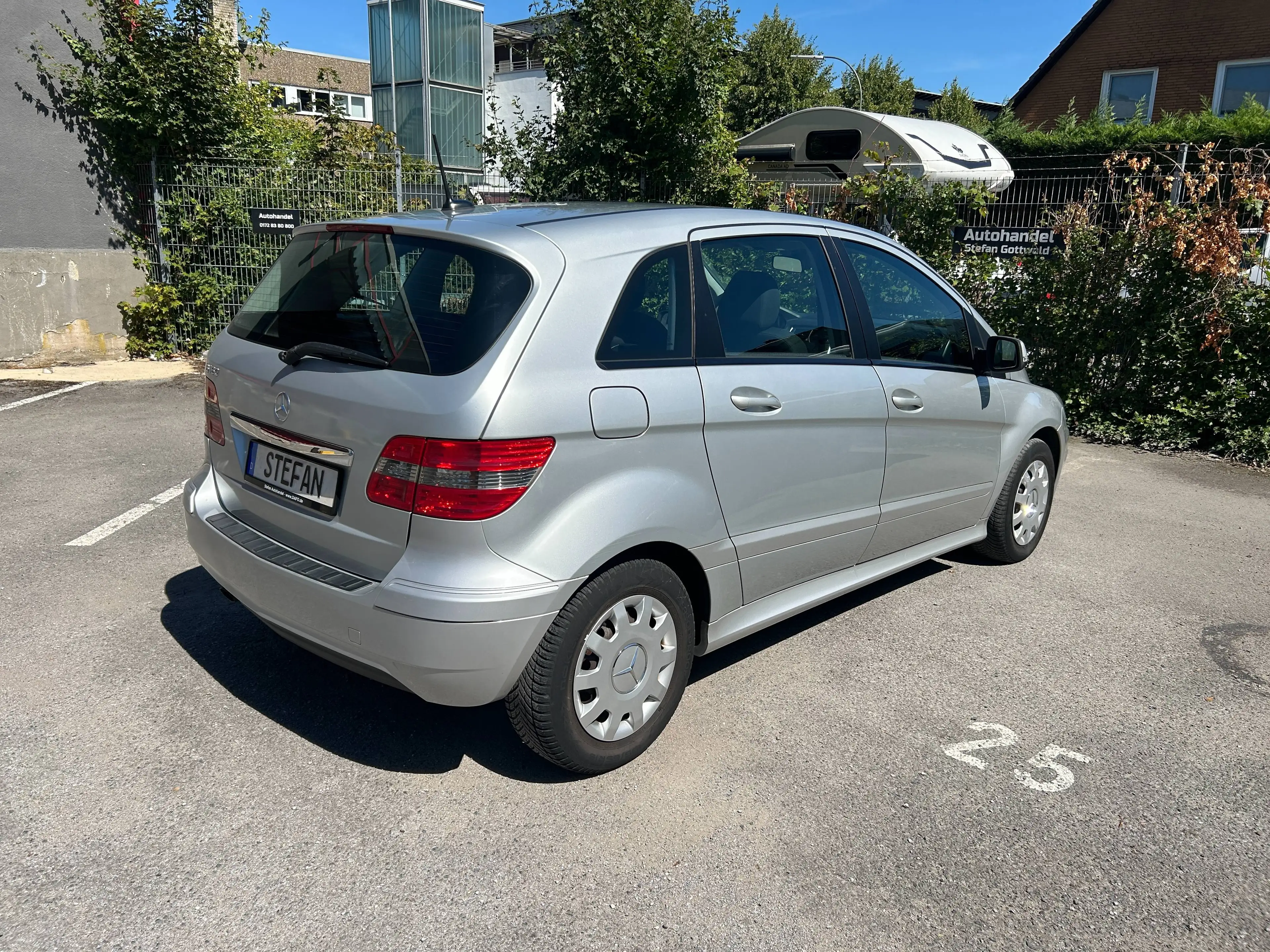 Mercedes-Benz B 180 B 180 Klima, Navi, Bluetooth, Allwetter-Reifen, Top Auto — photo 4
