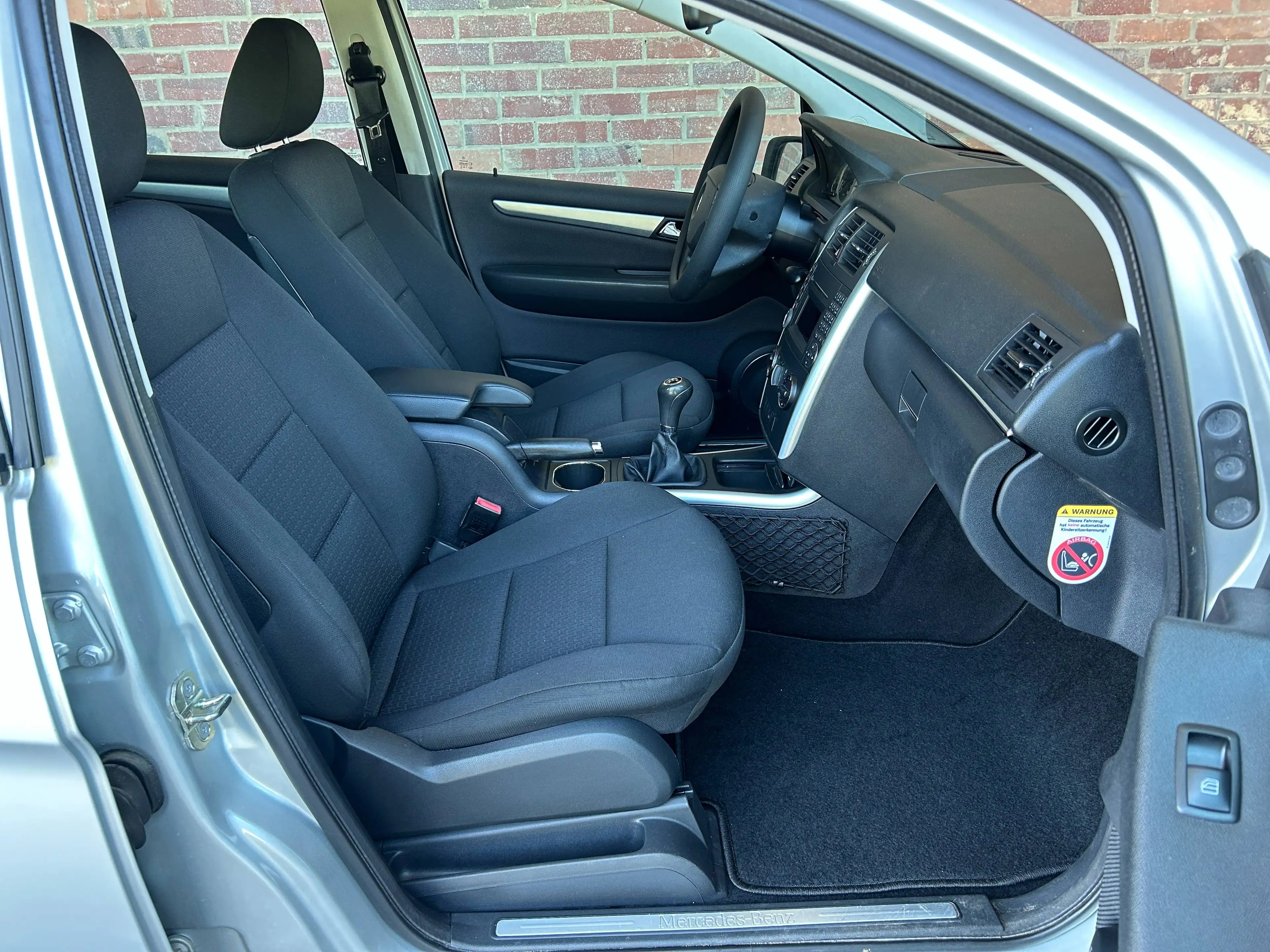 Mercedes-Benz B 180 B 180 Klima, Navi, Bluetooth, Allwetter-Reifen, Top Auto — photo 12