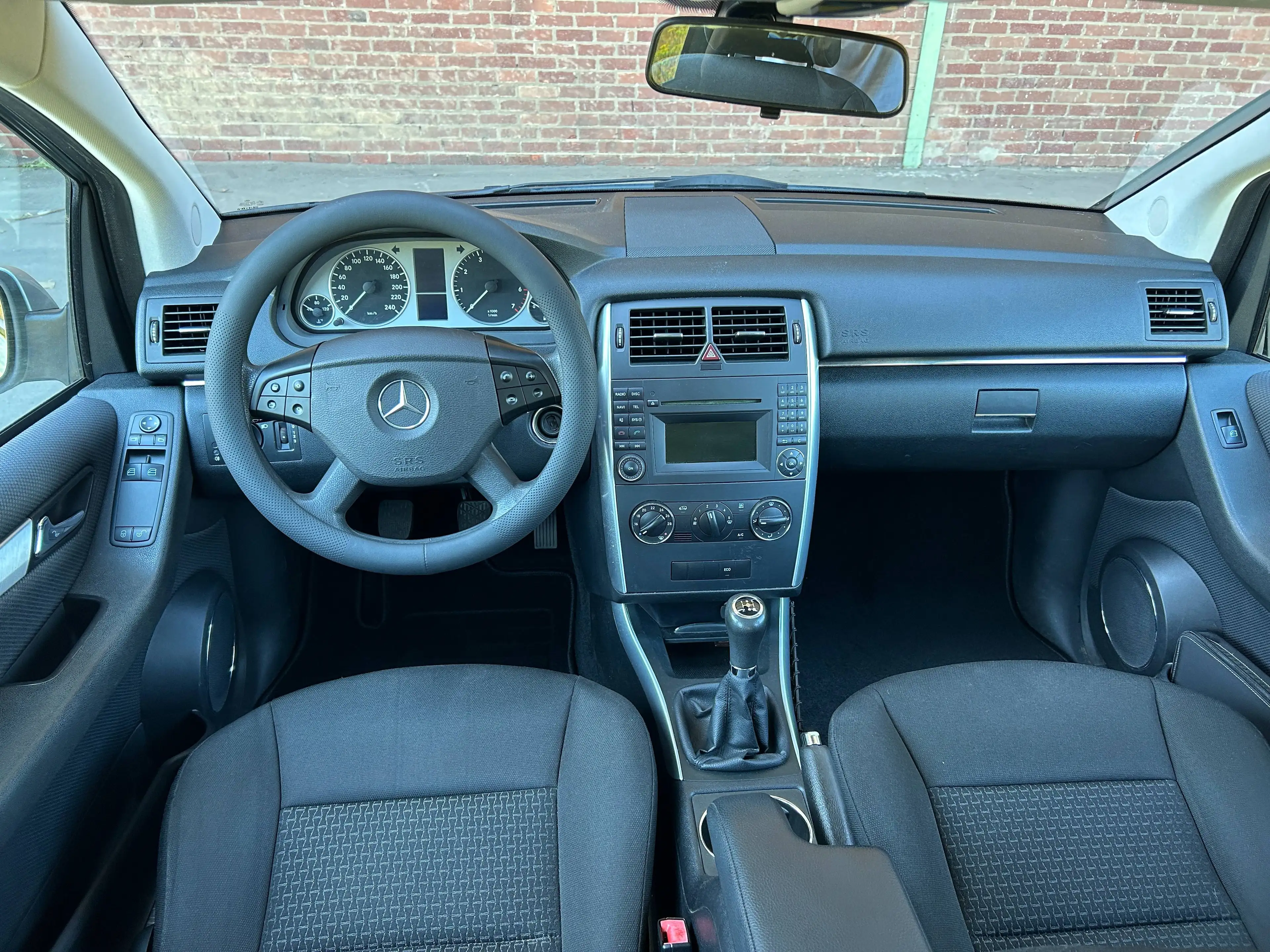 Mercedes-Benz B 180 B 180 Klima, Navi, Bluetooth, Allwetter-Reifen, Top Auto — photo 7