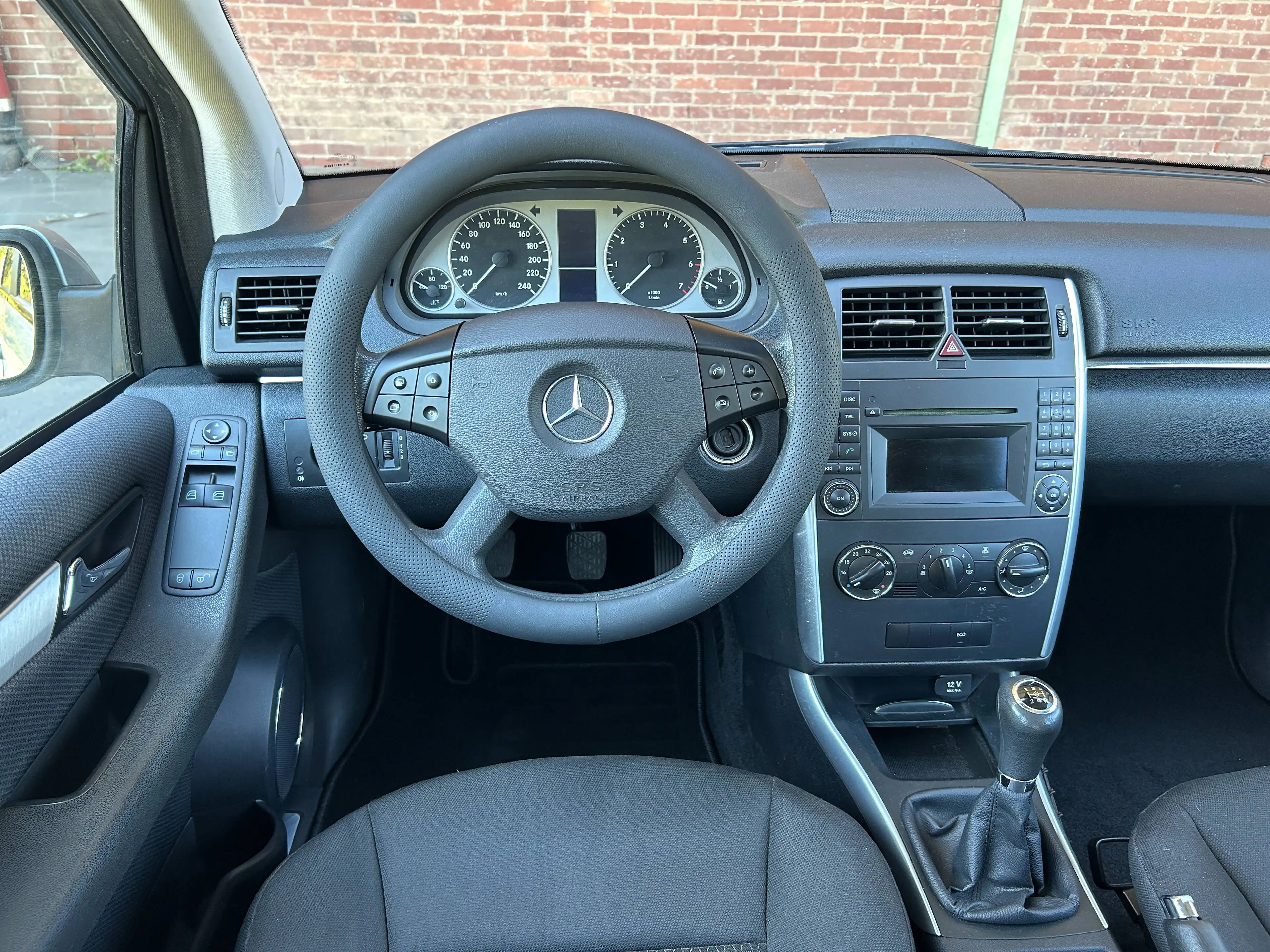 Mercedes-Benz B 180 B 180 Klima, Navi, Bluetooth, Allwetter-Reifen, Top Auto — photo 8