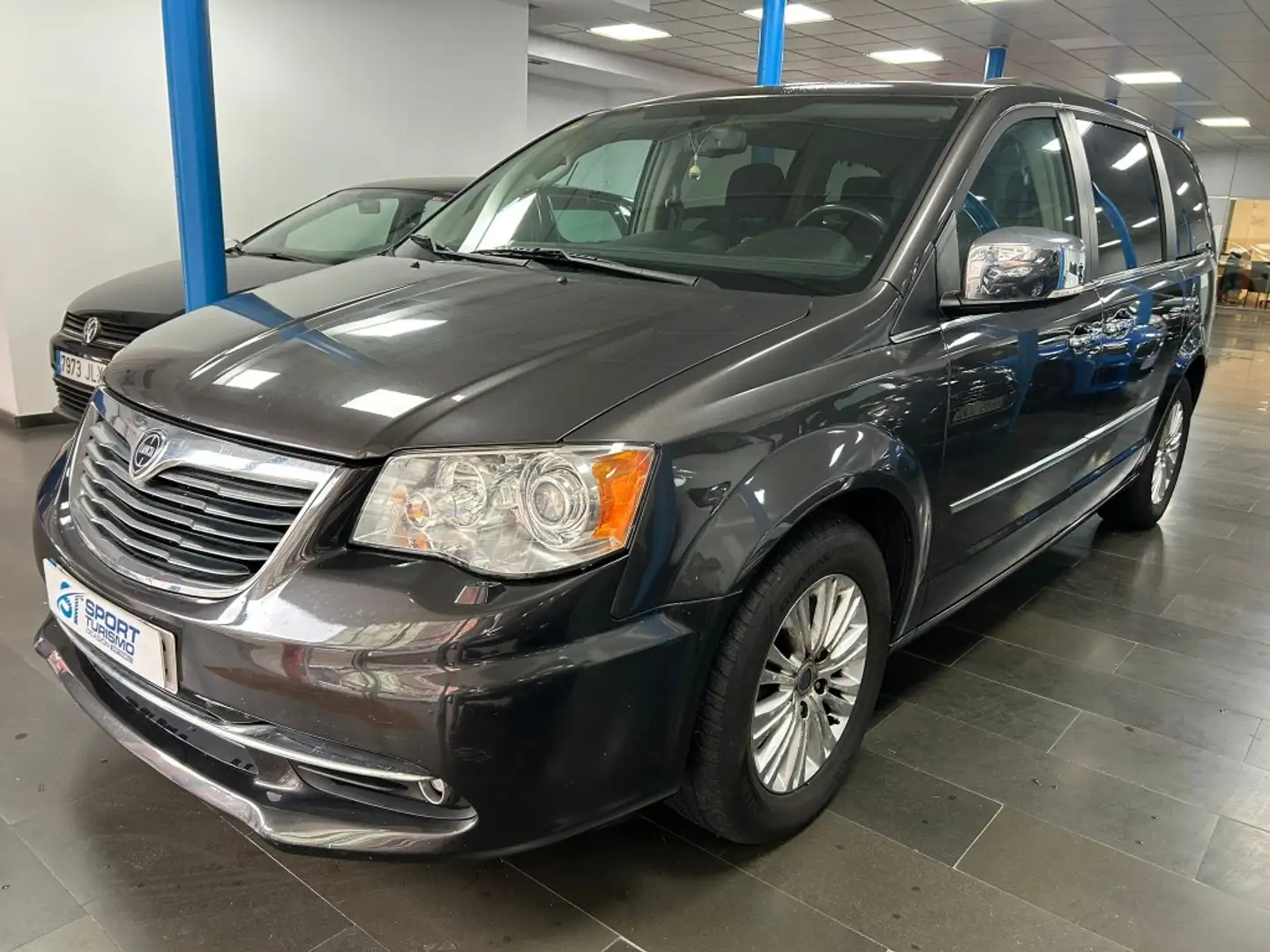 Lancia Voyager 2.8CRD Platinum 177 Aut. Grau - 1