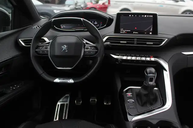 Peugeot 3008 view 9