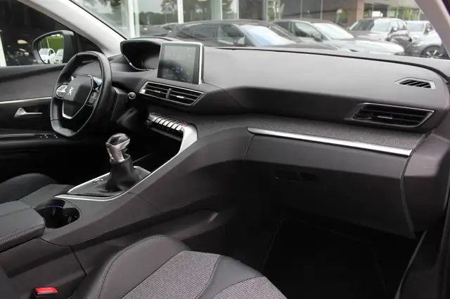 Peugeot 3008 view 13