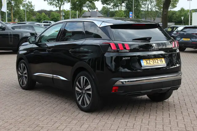 Peugeot 3008 view 3