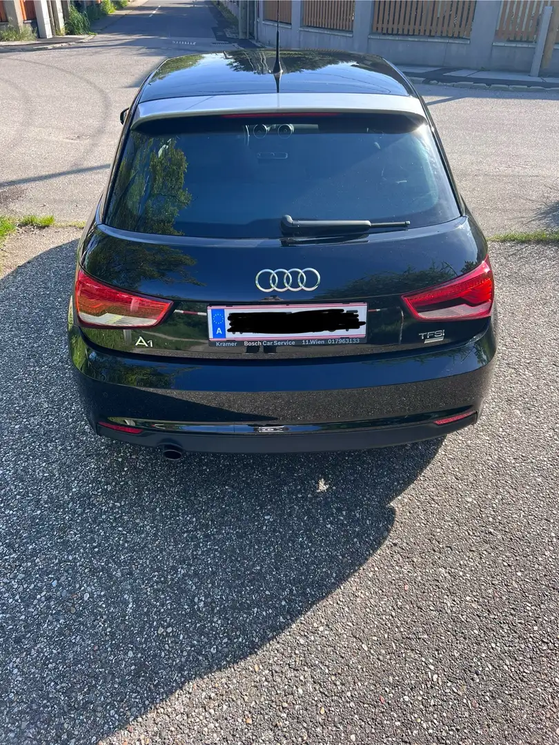 Audi A1 SB 1,0 TFSI intense Schwarz - 1