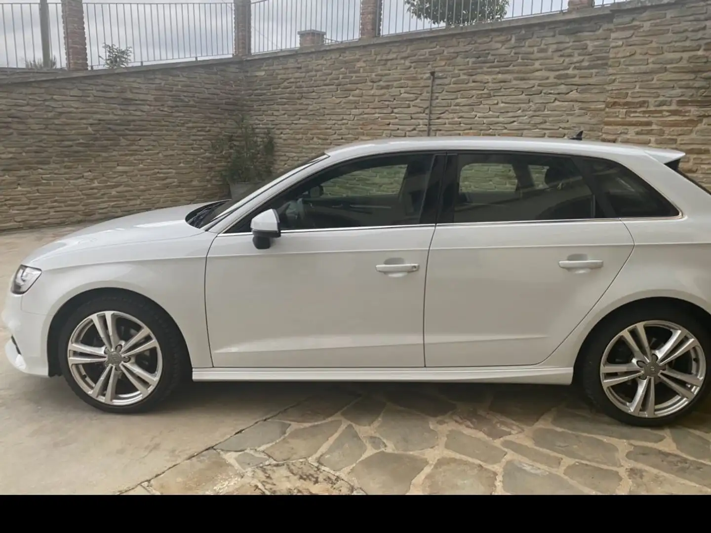 Audi A3 A3 Sportback 30 1.5 g-tron 131cv s-tronic Bianco - 2