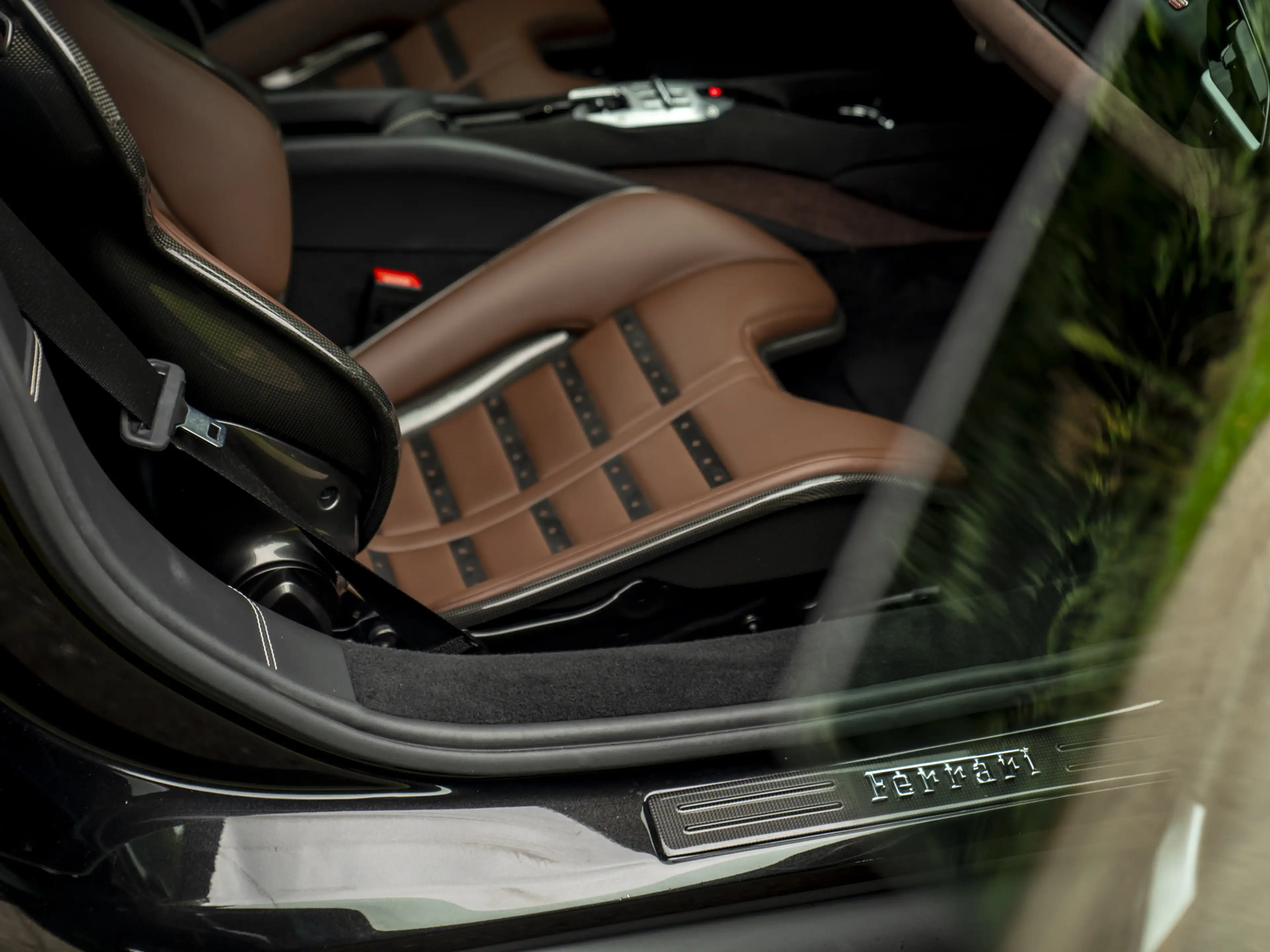 Ferrari 296 GTB 3.0 V6 | Lift | Cioccolato Racing Seats — photo 40