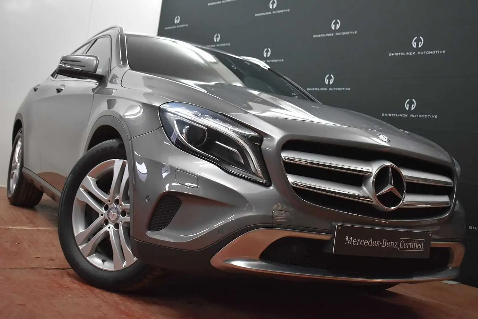 Mercedes-Benz GLA 200 CDI+Urban+Sieges chauffants+Cuir Brun+ GPS Becker Grijs - 1