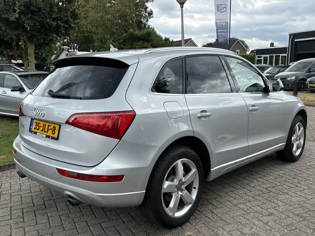 Audi Q5 view 4