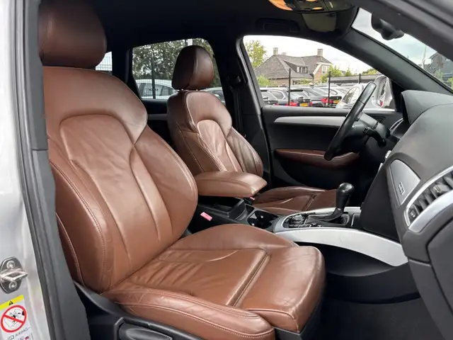 Audi Q5 view 12