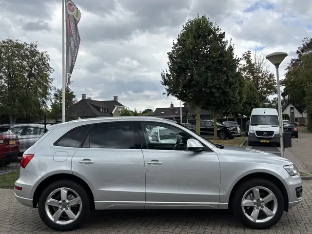 Audi Q5 view 3