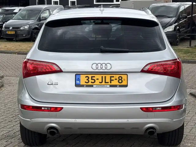 Audi Q5 view 5
