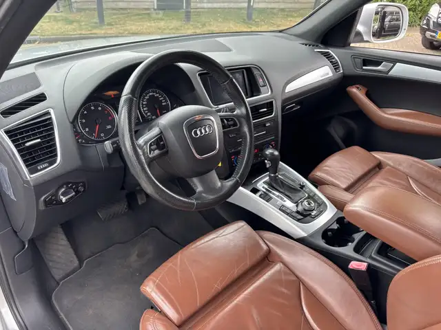 Audi Q5 view 14