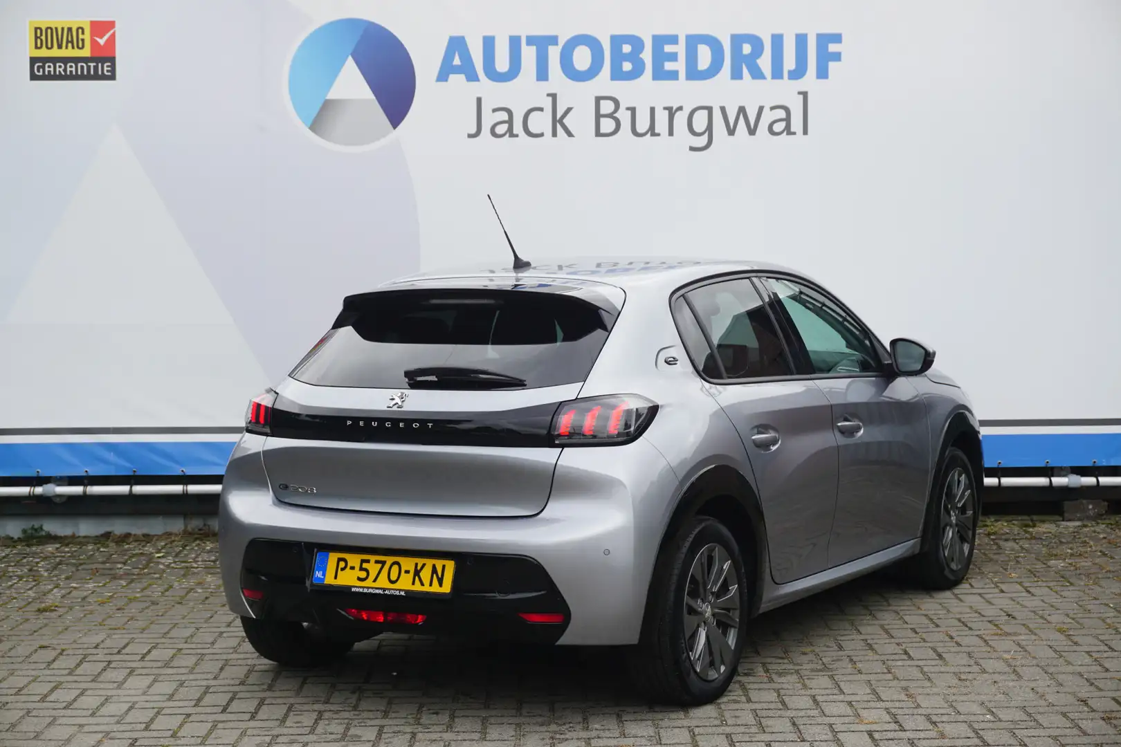 Peugeot e-208 EV Active 50 kWh Camera | Stoelverw. | Apple Carpl Grijs - 2