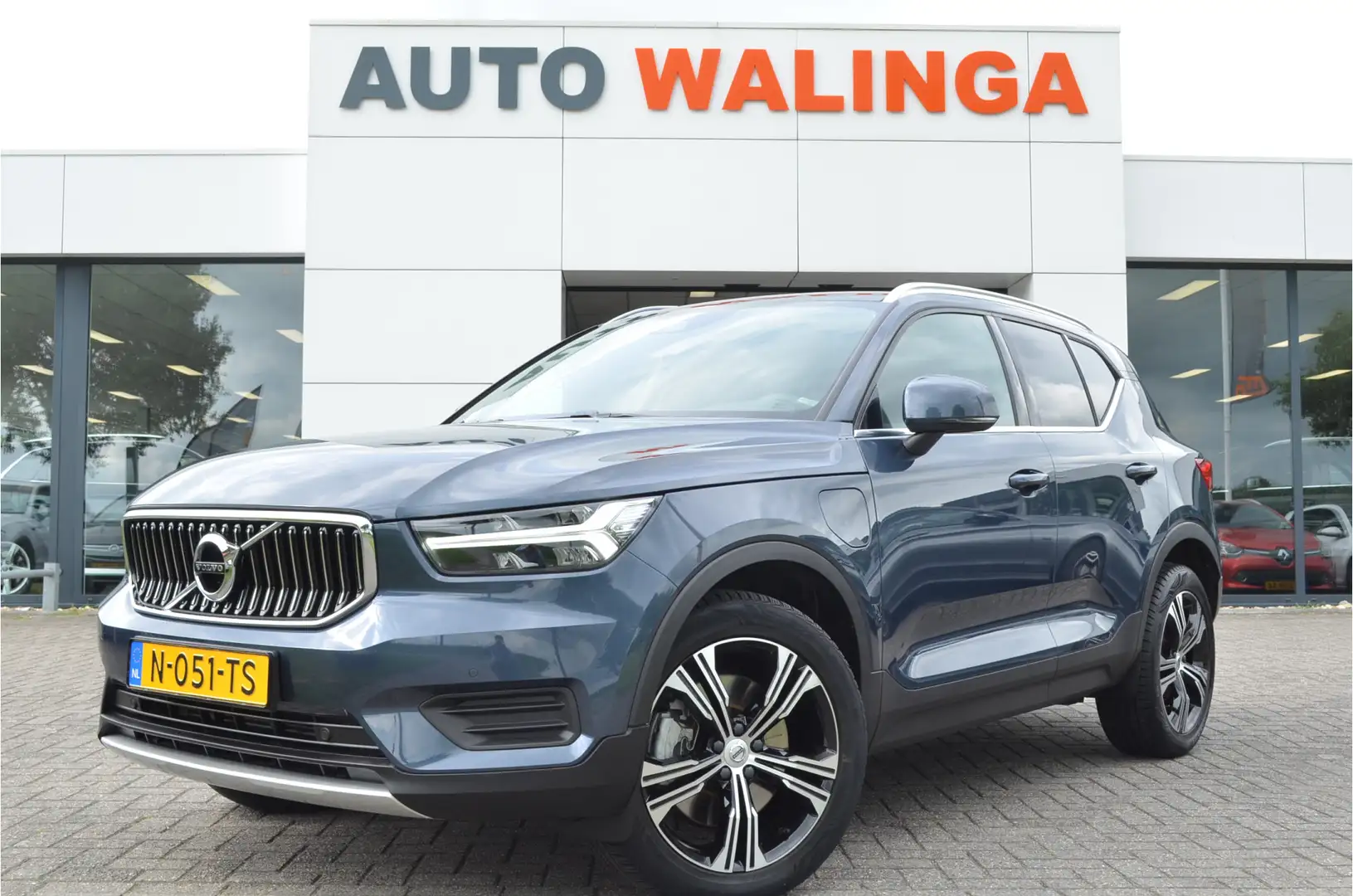 Volvo XC40 1.5 T4 Recharge Inscription Pilot assist | Leer | Blauw - 1