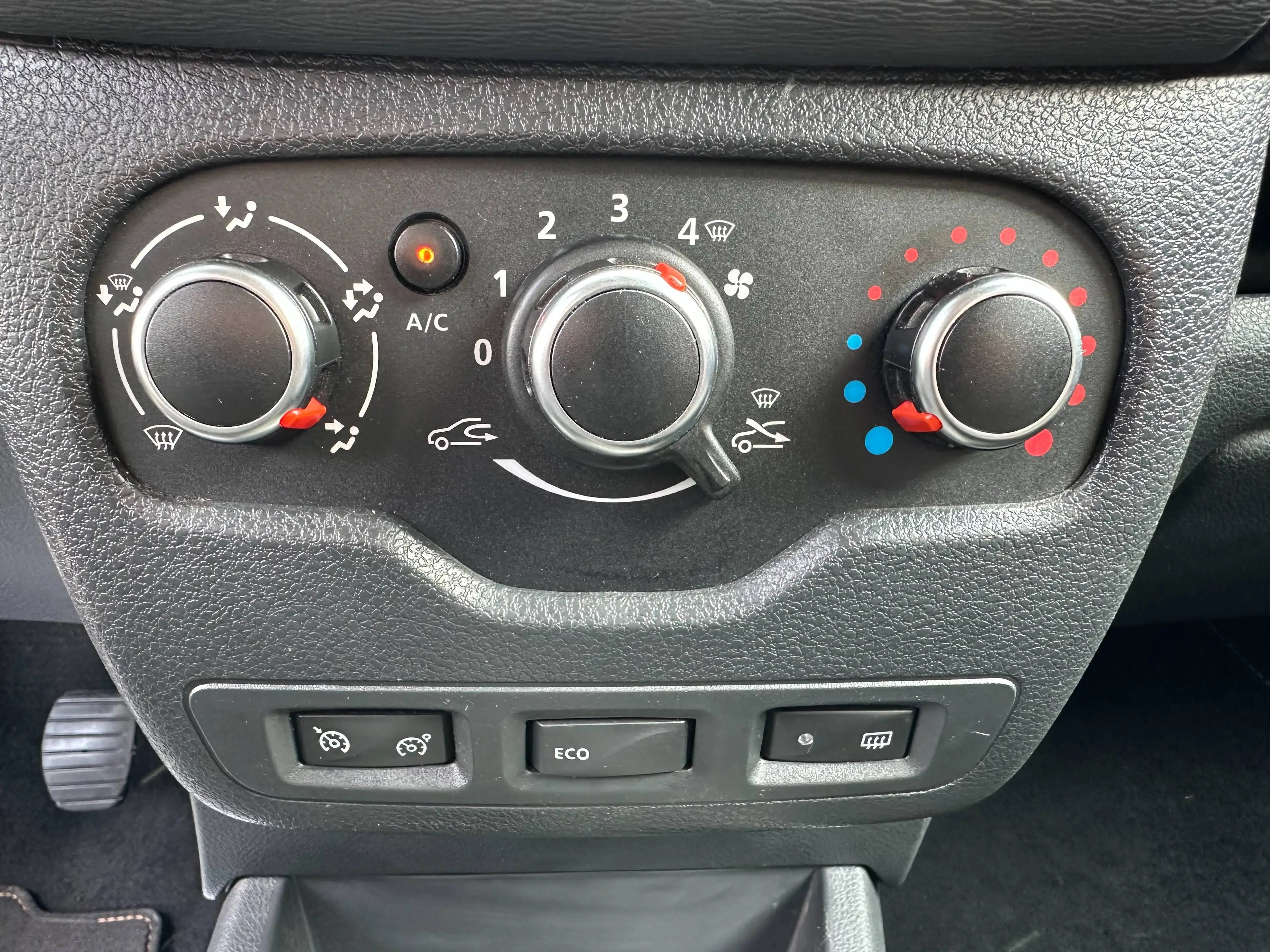 Dacia Dokker 1.2 TCe Stepway+NAVI+KLIMA+2XSCHIEBETÜR+T-LEDER — photo 9