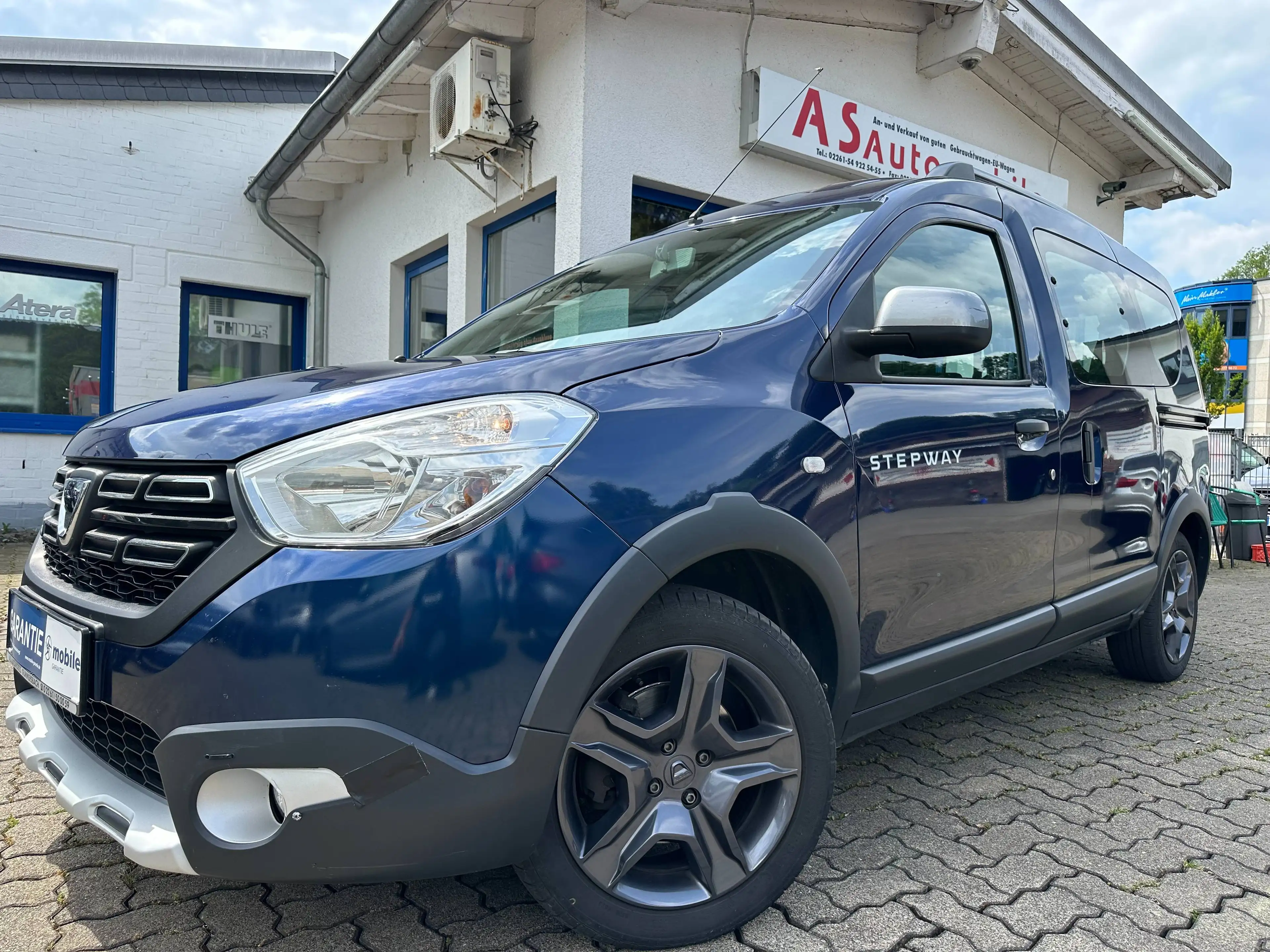 Dacia Dokker 1.2 TCe Stepway+NAVI+KLIMA+2XSCHIEBETÜR+T-LEDER