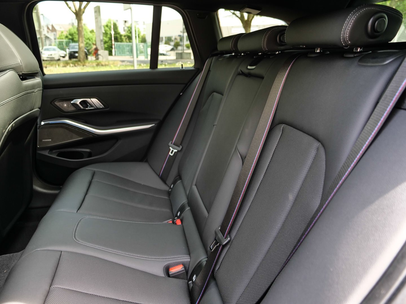 BMW 340 M340i xDrive MSport + Pano + H/K + AHK + 19" — photo 11