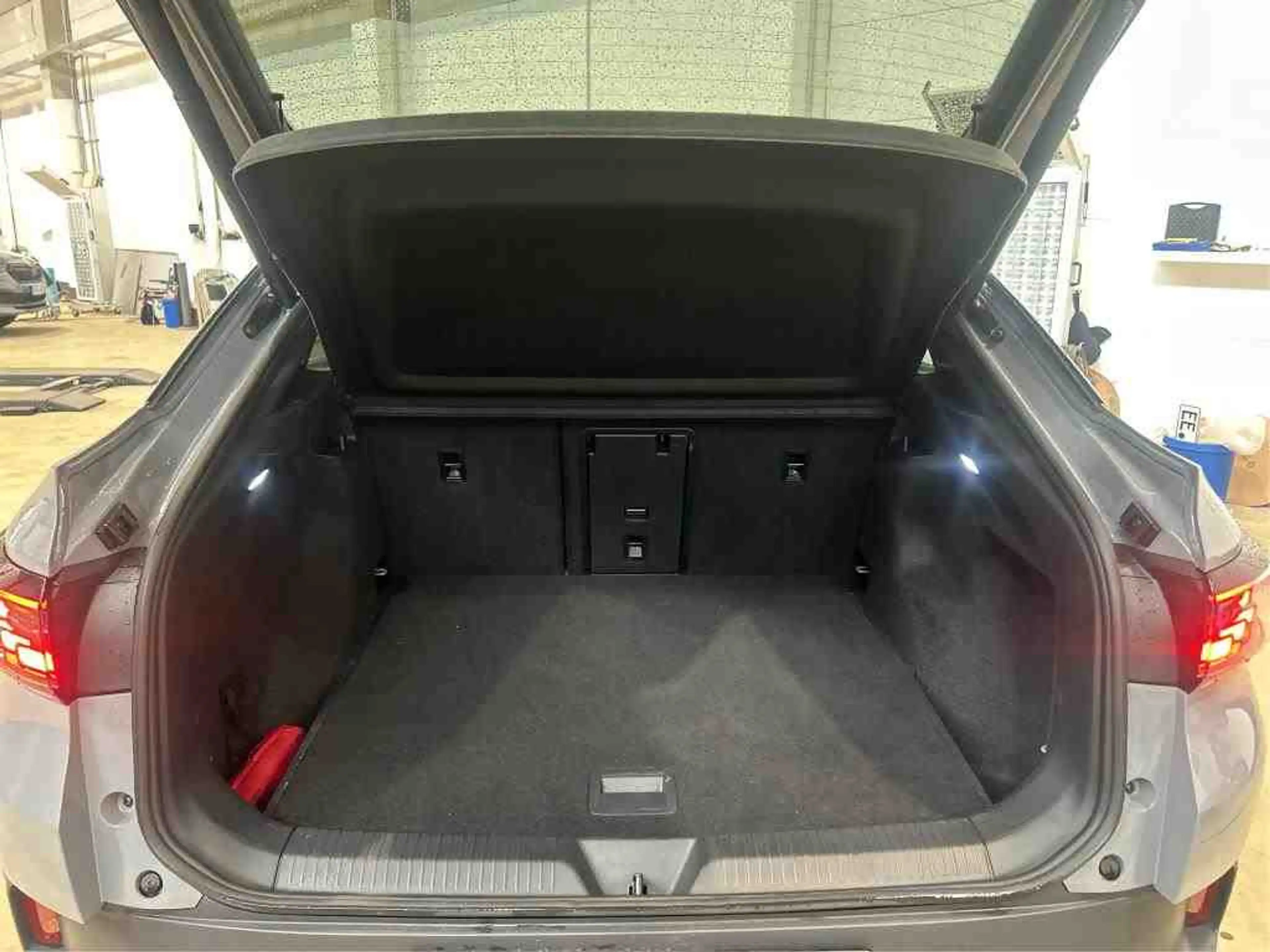 Volkswagen ID.5 Pro Performance*WÄRMEPUMPE*IQ.LIGHT*AHK*KAM — photo 12