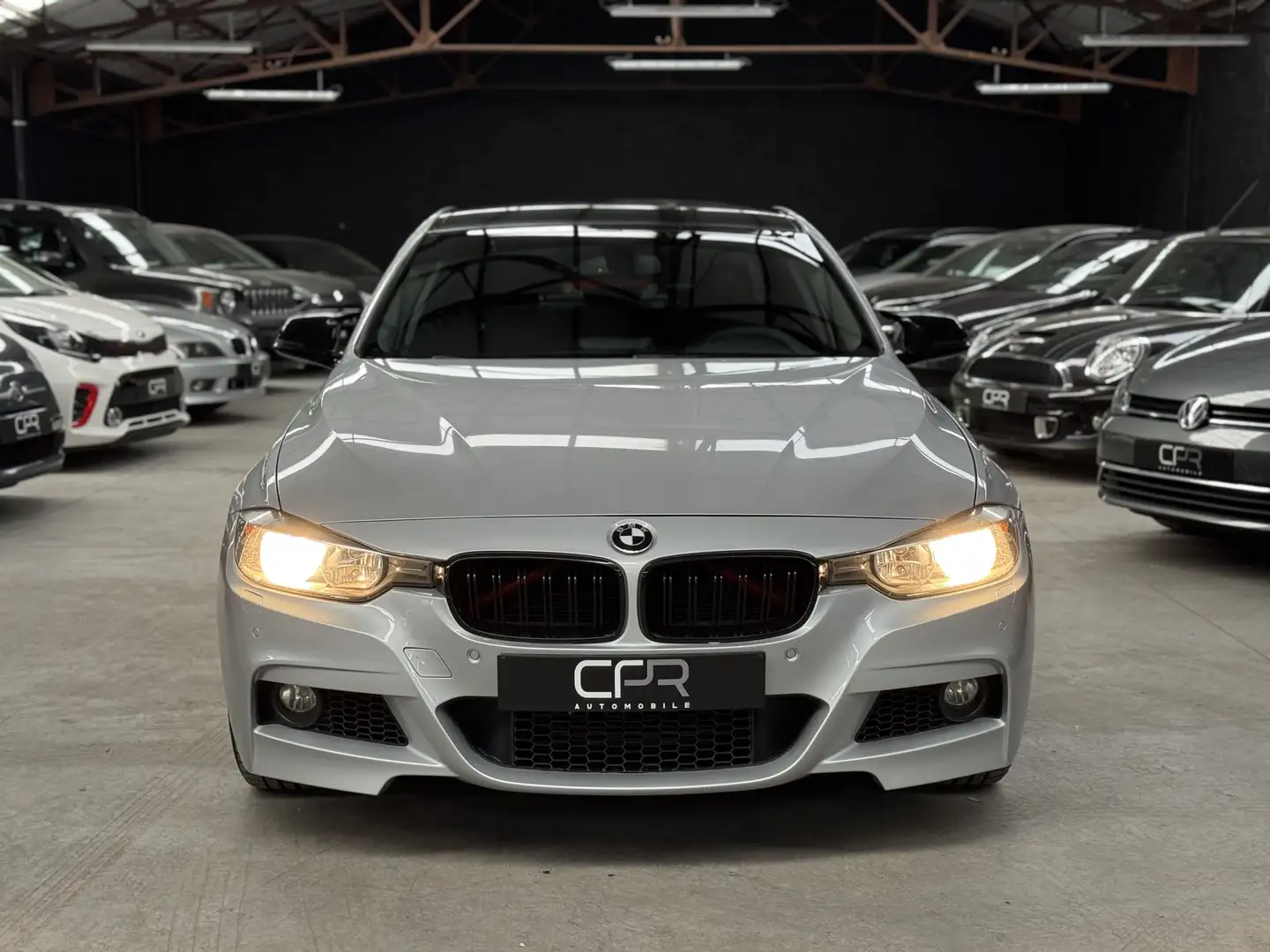 BMW 318 d * PACK M * CARPLAY * CRUISE * CLIM AUTO * RADAR Grijs - 2