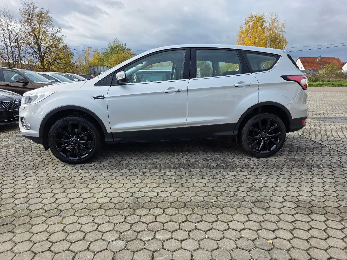Ford Kuga Trend / TÜV NEU Gris - 2